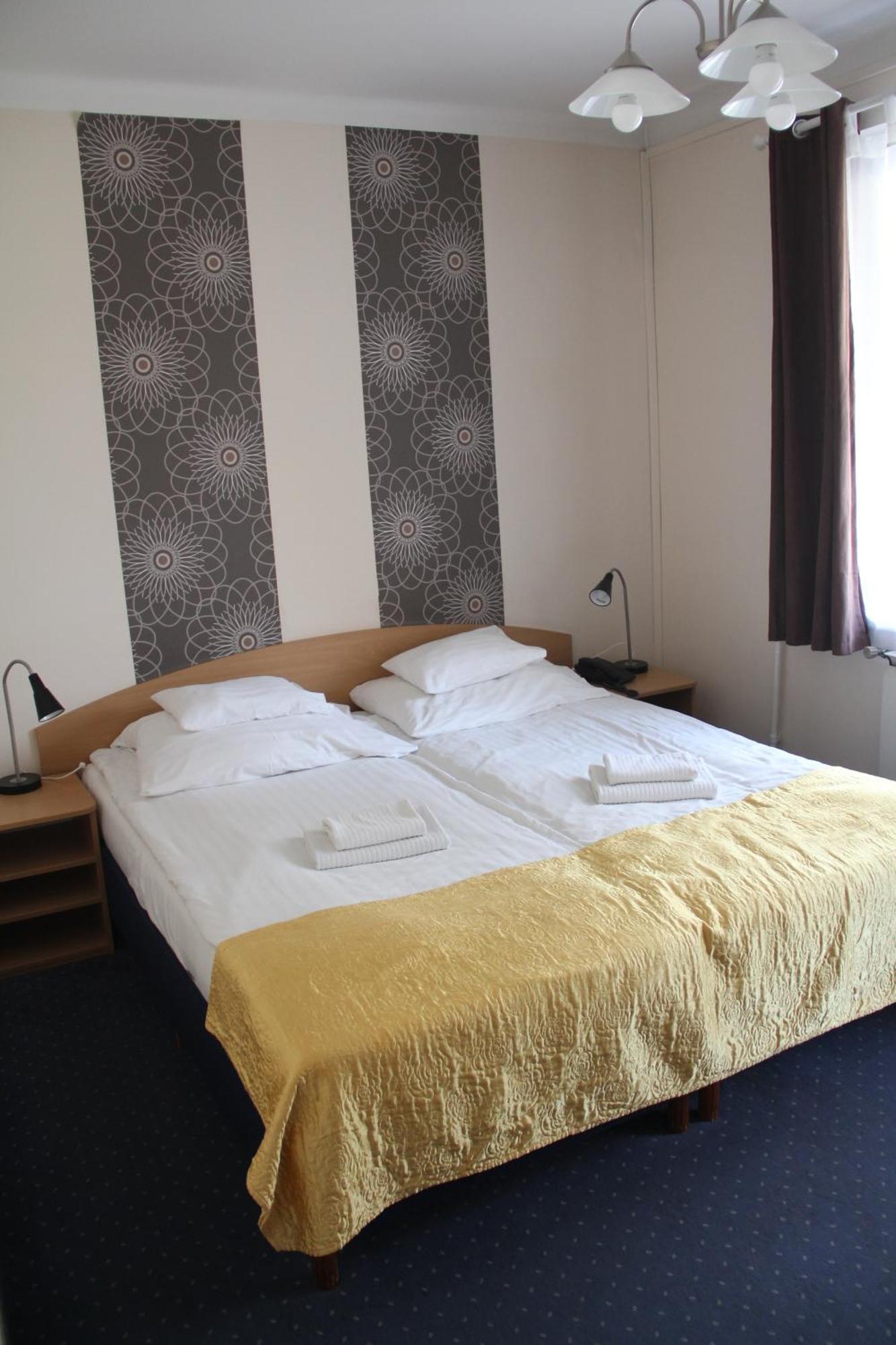 Hotel Rose City บูดาเปสต์ ภายนอก รูปภาพ
