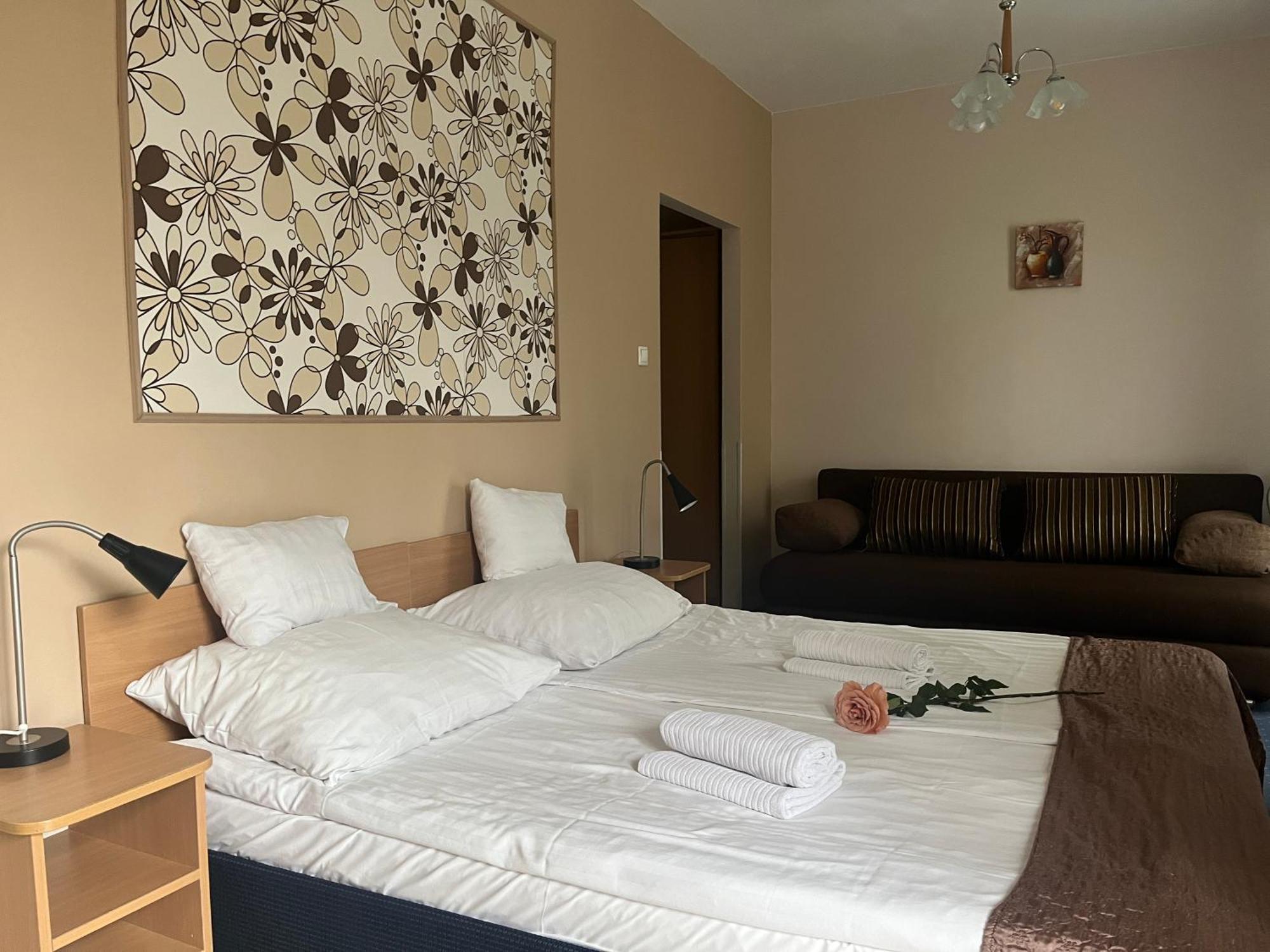 Hotel Rose City บูดาเปสต์ ภายนอก รูปภาพ