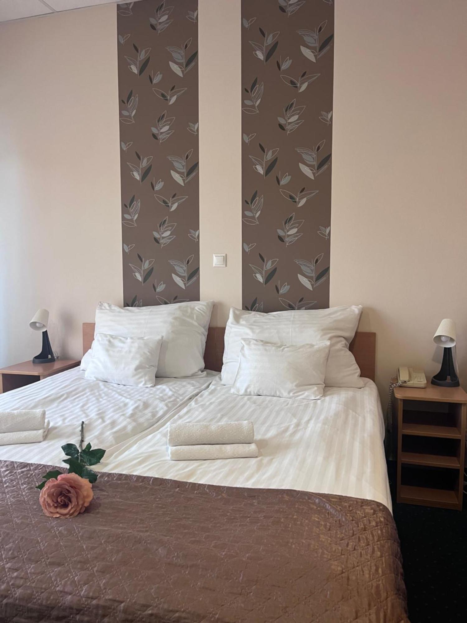 Hotel Rose City บูดาเปสต์ ภายนอก รูปภาพ