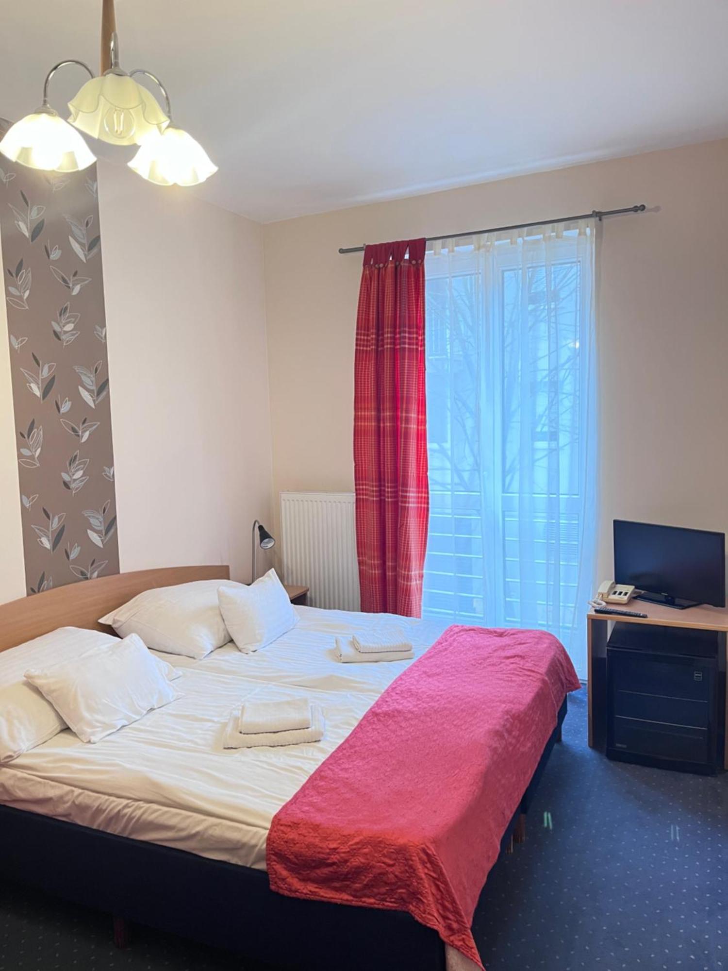 Hotel Rose City บูดาเปสต์ ภายนอก รูปภาพ