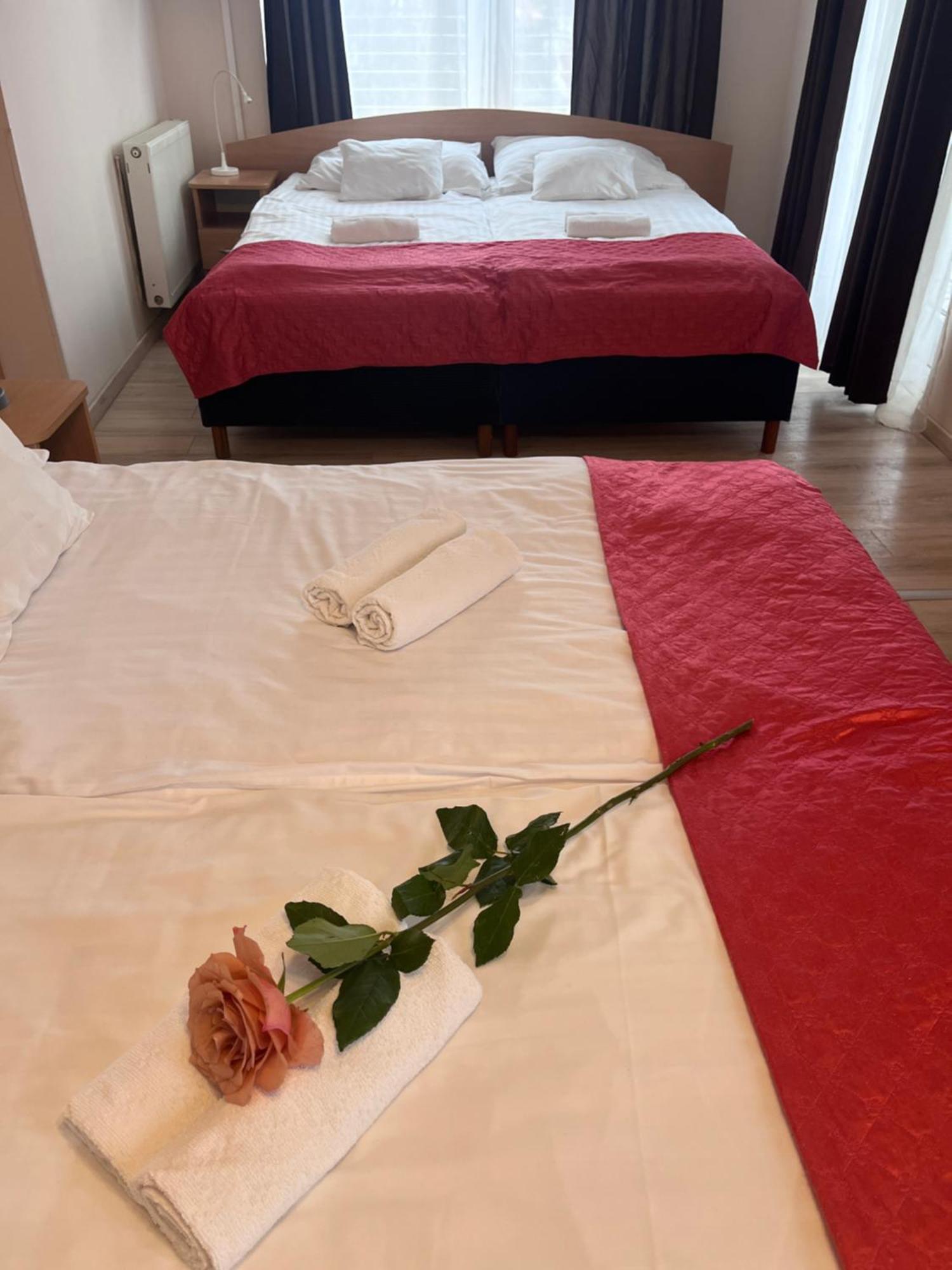 Hotel Rose City บูดาเปสต์ ภายนอก รูปภาพ